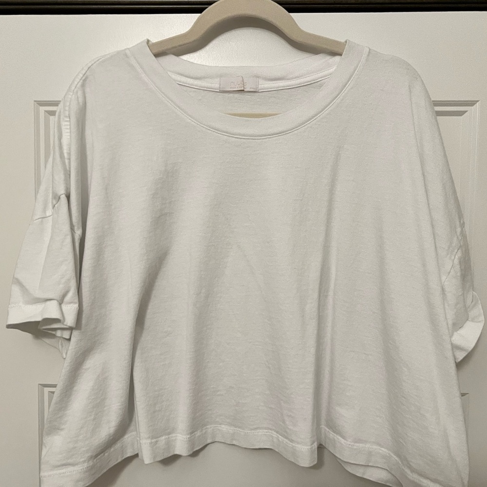 NUUDS cropped tee